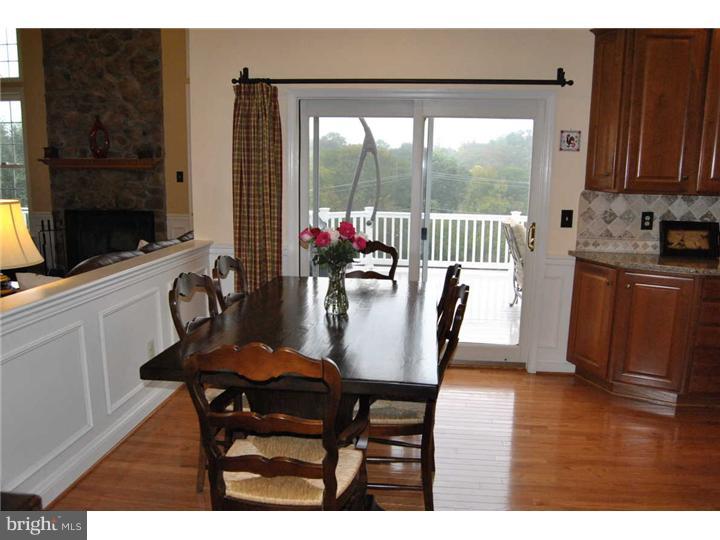 135 Appledale Road Audubon, PA 19403 - Photo 8 of 25 Kitchen