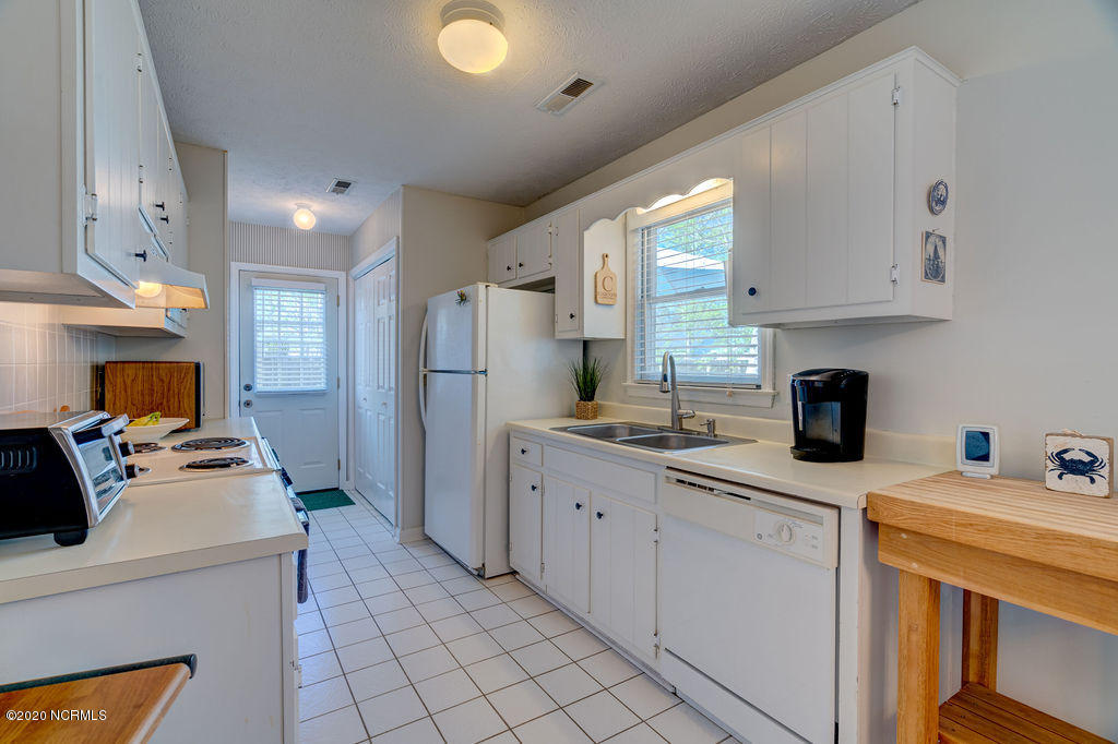 5104 Masonboro Loop Road Wilmington, NC 28409 - Photo 15 of 34 5104MasonboroEdit-16