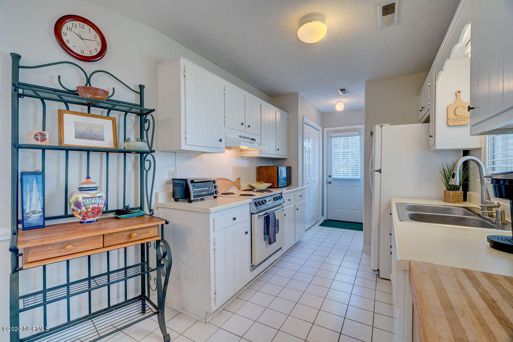 5104 Masonboro Loop Road Wilmington, NC 28409 - Photo 16 of 34 5104MasonboroEdit-17