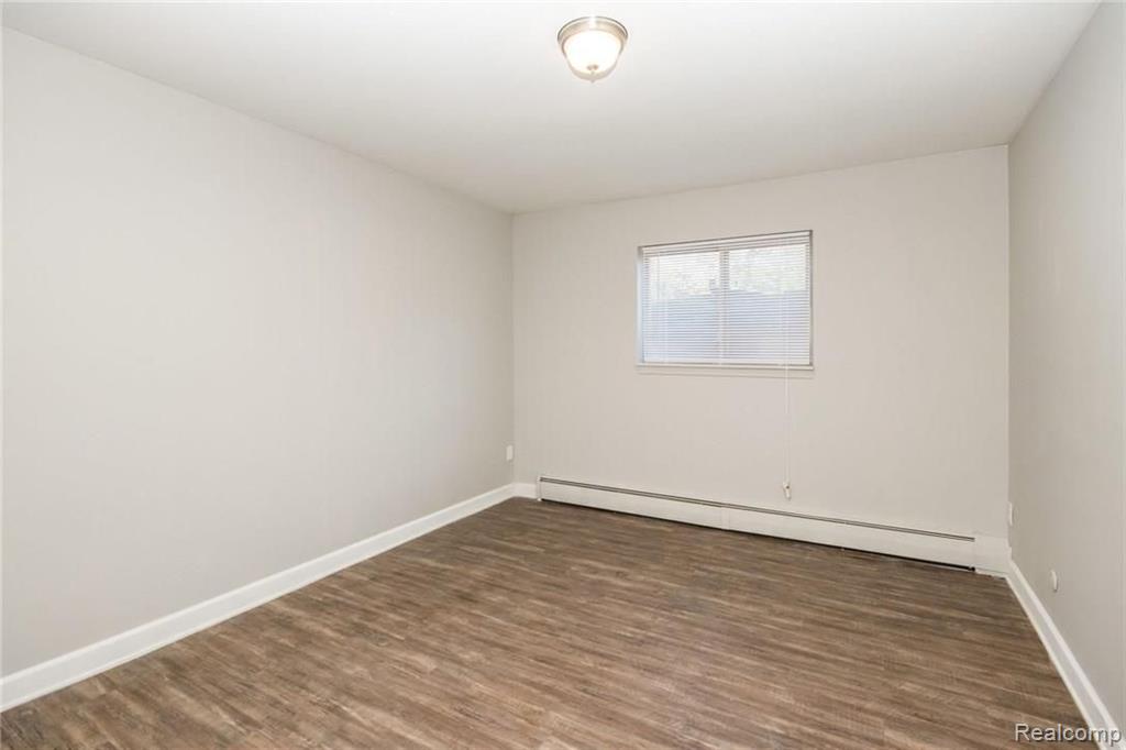 2165 Decker Road, Unit 29 Walled Lake, MI 48390 - Photo 11 of 16