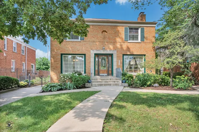 $549,000 | 9406 South Leavitt Street, Chicago, IL 60643
