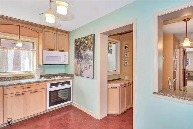 $549,000 | 9406 South Leavitt Street, Chicago, IL 60643