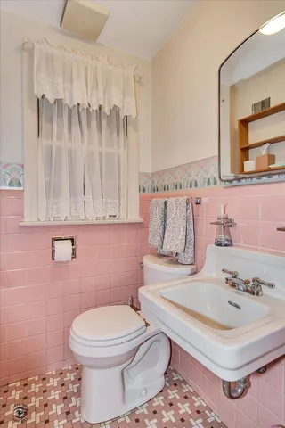 $549,000 | 9406 South Leavitt Street, Chicago, IL 60643