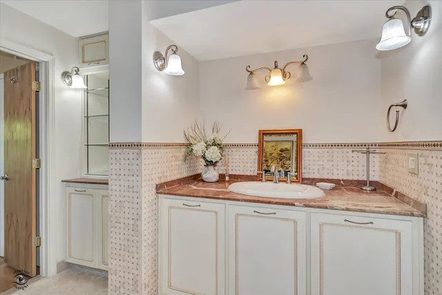 $549,000 | 9406 South Leavitt Street, Chicago, IL 60643