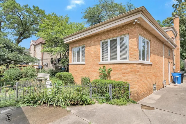 $549,000 | 9406 South Leavitt Street, Chicago, IL 60643