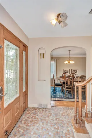 $549,000 | 9406 South Leavitt Street, Chicago, IL 60643