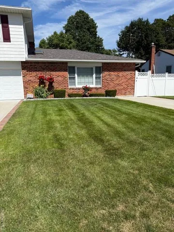 $2,200 | 456 South 16th Street, Lindenhurst, NY 11757