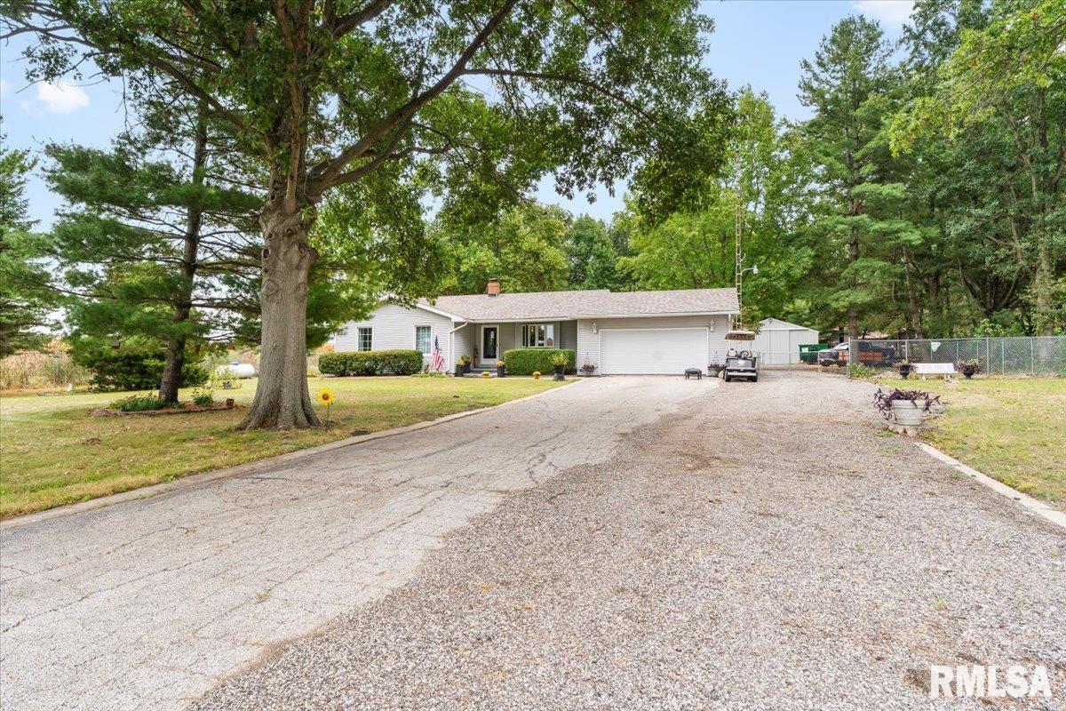 5810 Maxheimer Road Rochester, IL 62563 - Photo 3 of 42 Gallery Image 3