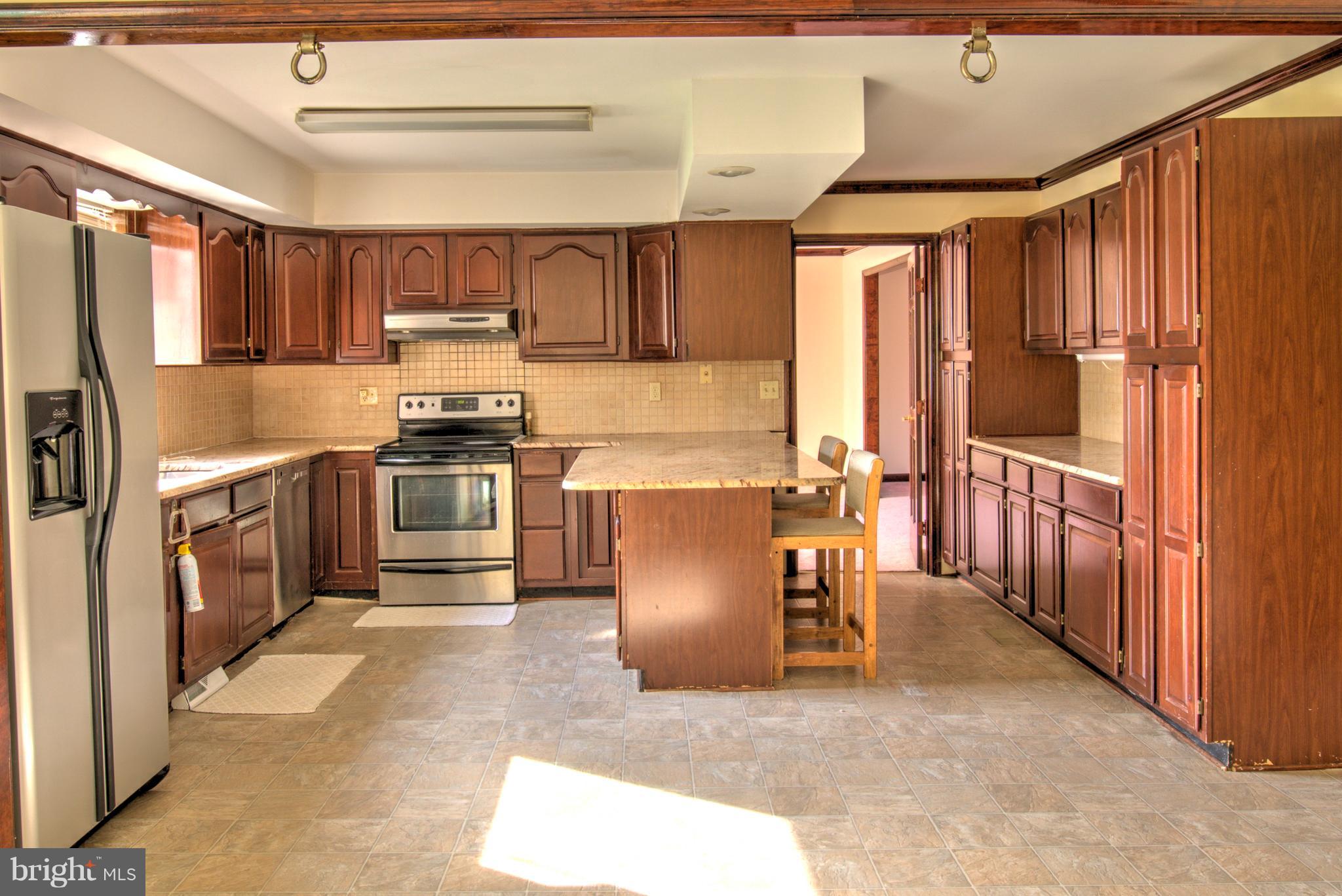 5523 Whitehall Road Cambridge, MD 21613 - Photo 11 of 29 Kitchen