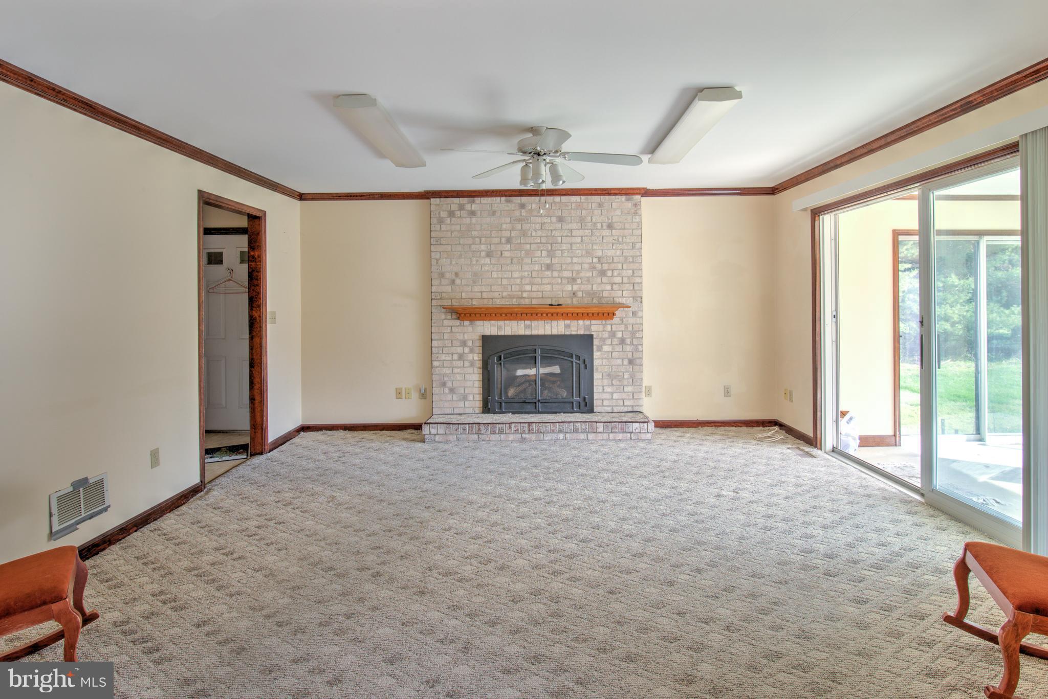 5523 Whitehall Road Cambridge, MD 21613 - Photo 6 of 29 Family Room