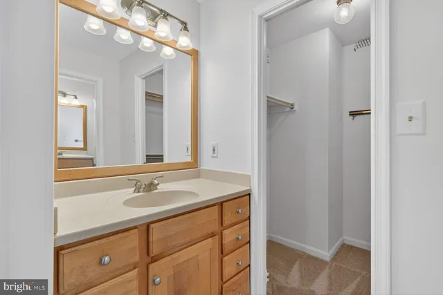 $909,100 | 8836 Shadowlake Way, Springfield, VA 22153