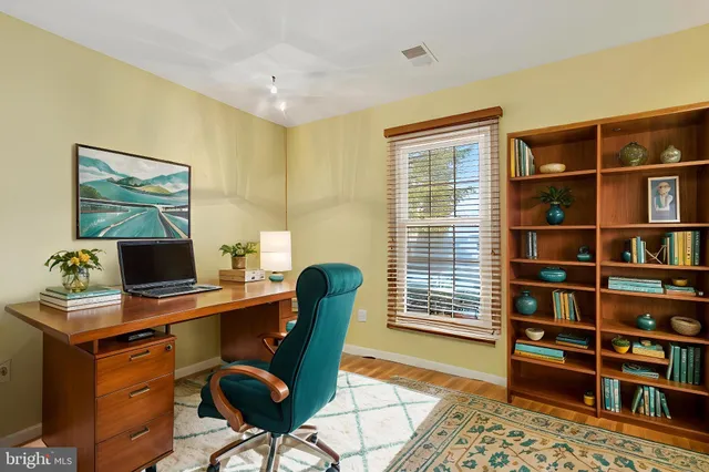 $909,100 | 8836 Shadowlake Way, Springfield, VA 22153