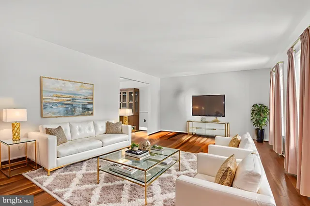 $909,100 | 8836 Shadowlake Way, Springfield, VA 22153