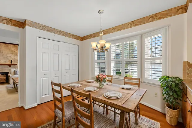 $909,100 | 8836 Shadowlake Way, Springfield, VA 22153