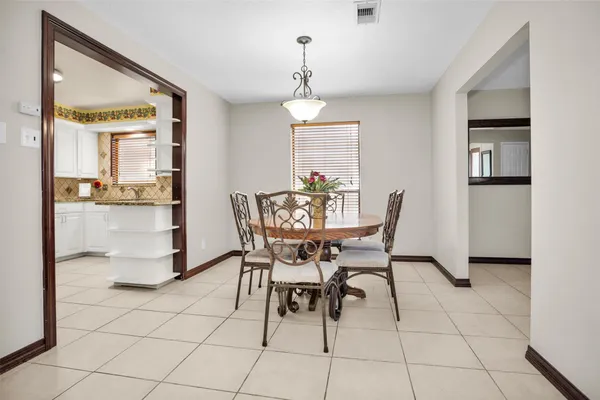 $1,900 | 1102 Mosher Lane, Houston, TX 77088