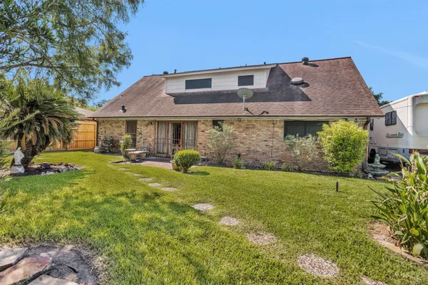 $1,900 | 1102 Mosher Lane, Houston, TX 77088