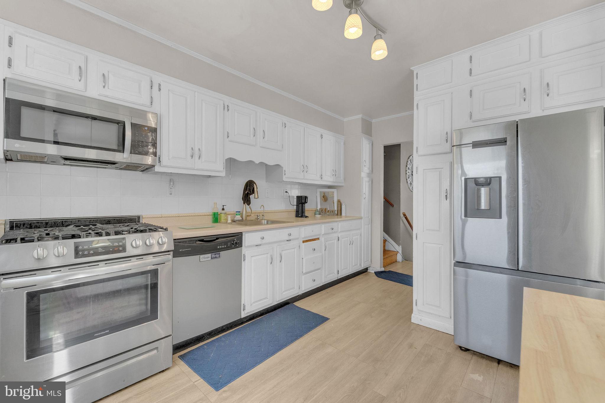 21 Mahoney Road Pennsville, NJ 08070 - Photo 12 of 34 Eat-In Kitchen