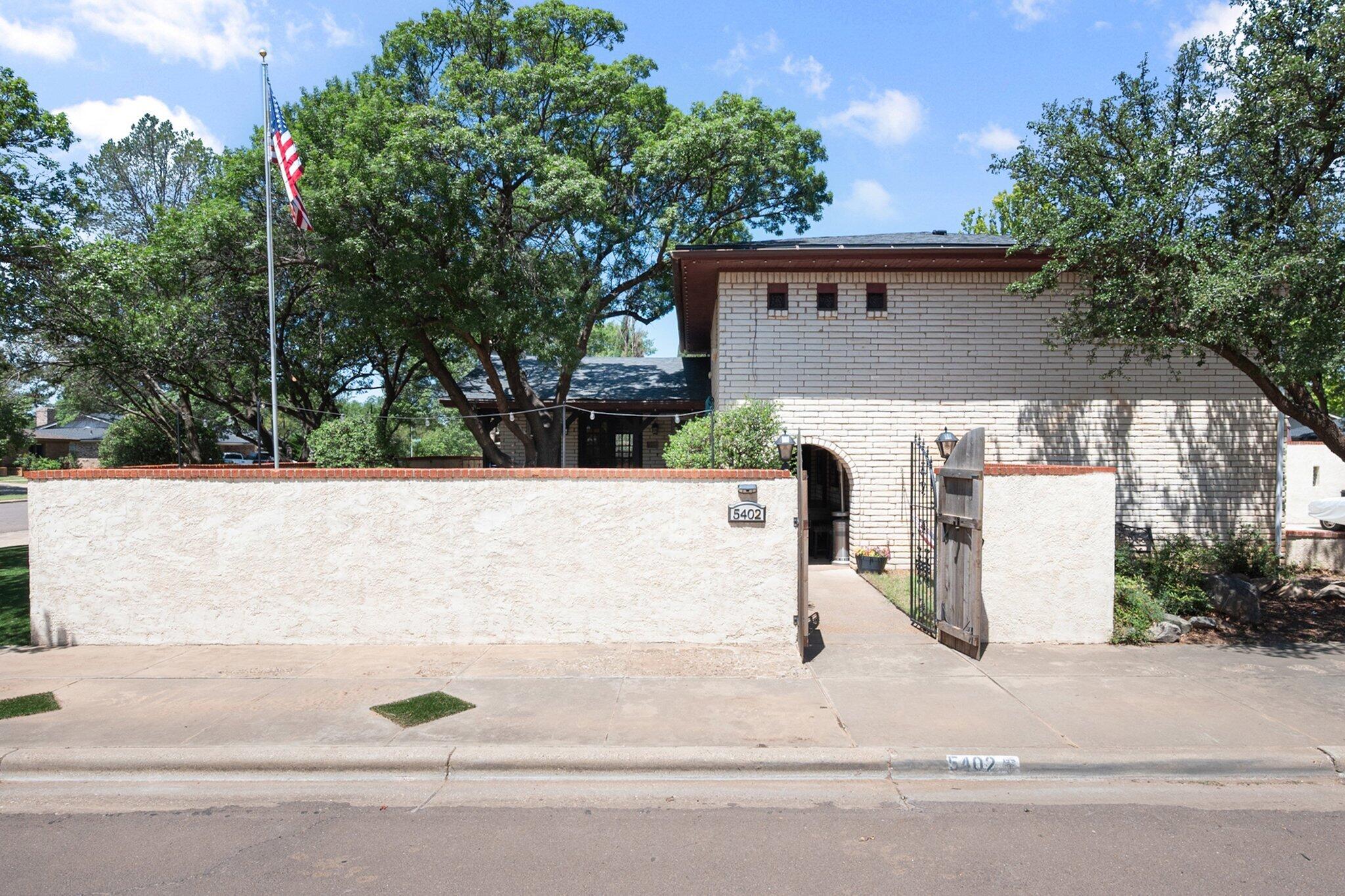 5402 80th Street Lubbock, TX 79424 - Photo 3 of 41 2 @5402 80th 2456 Crop