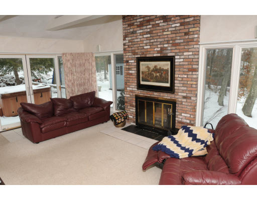 65 Deerfield Road Sharon, MA 02067 - Photo 3 of 14
