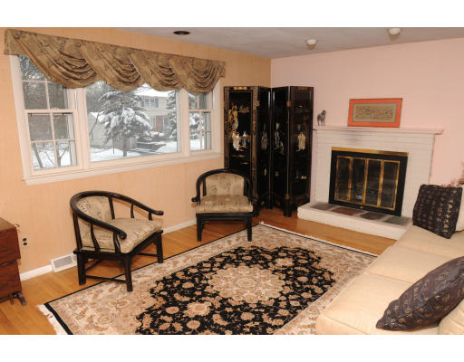 65 Deerfield Road Sharon, MA 02067 - Photo 8 of 14