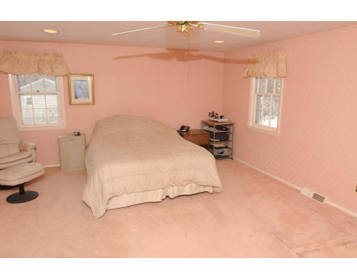 65 Deerfield Road Sharon, MA 02067 - Photo 9 of 14