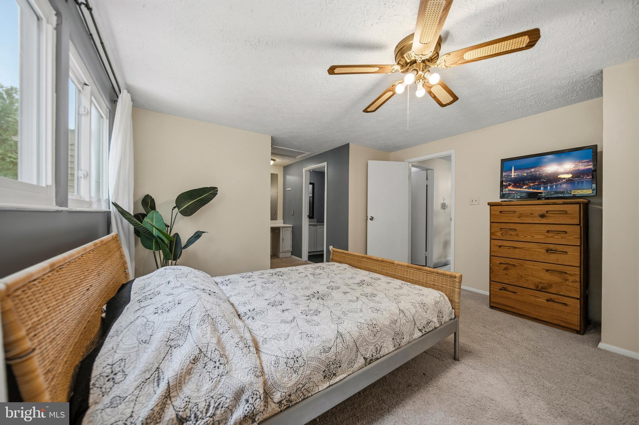10508 Apple Ridge Road Gaithersburg, MD 20886 - Photo 17 of 28 Gallery Image 17