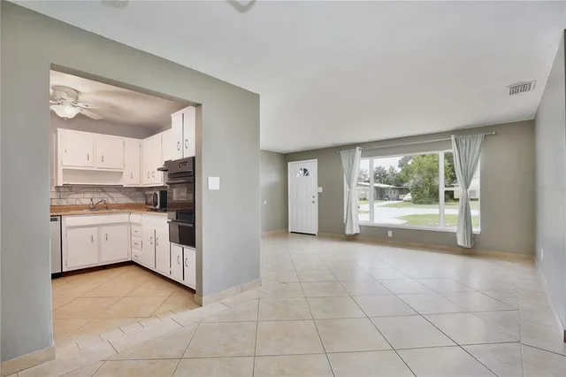 $348,000 | 31 South Edgemon Avenue, Winter Springs, FL 32708