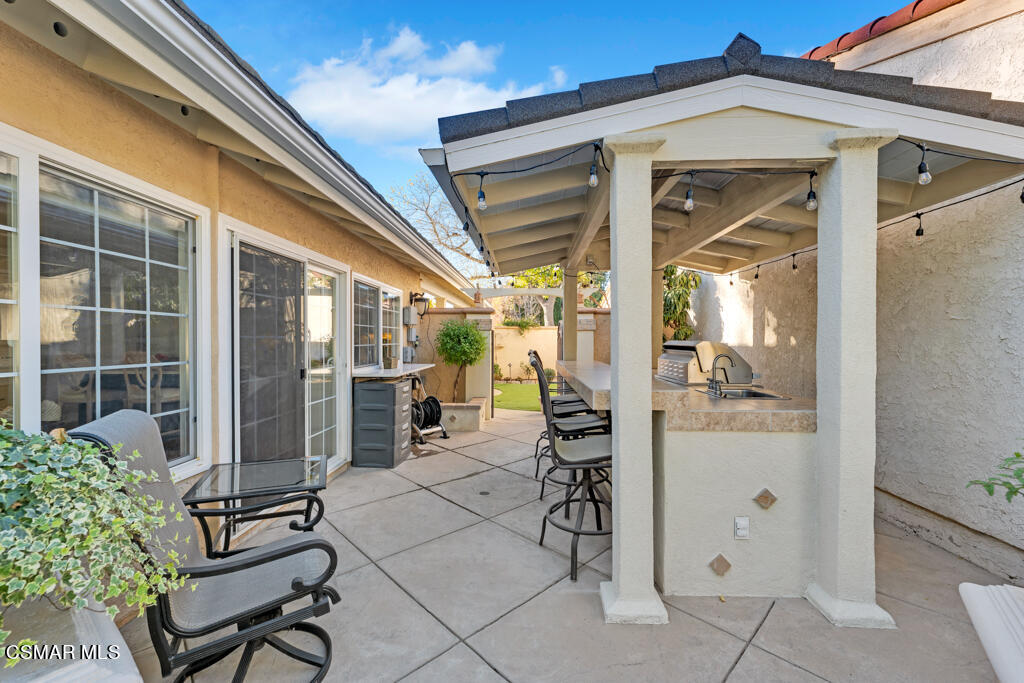 2932 Morningside Drive Thousand Oaks, CA 91362 - Photo 33 of 39 a view of living room with furniture