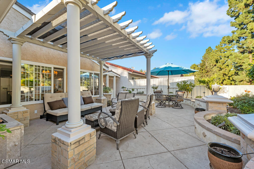 2932 Morningside Drive Thousand Oaks, CA 91362 - Photo 36 of 39 a view of a patio with chairs and tables