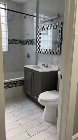 $2,000 | 5455 West Iowa Street, Unit 1, Chicago, IL 60651