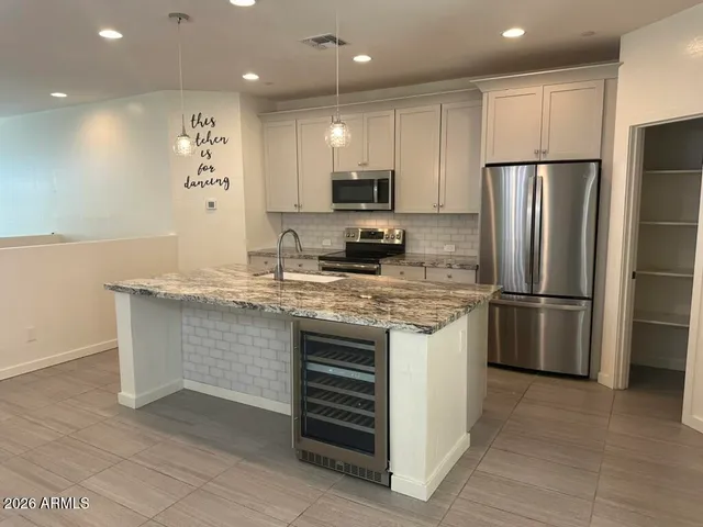 $2,495 | 1739 East Dogwood Lane, Gilbert, AZ 85295