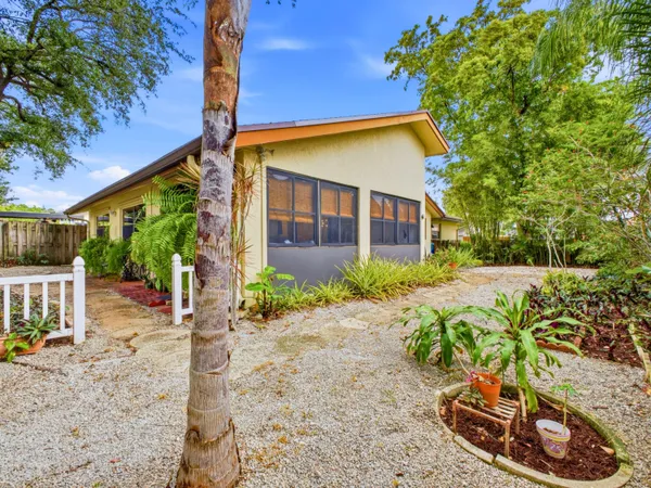 $445,000 | 56 Baytree Circle, Boynton Beach, FL 33436