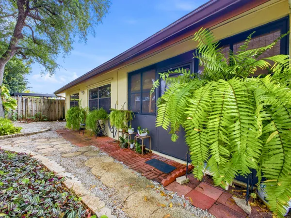 $445,000 | 56 Baytree Circle, Boynton Beach, FL 33436