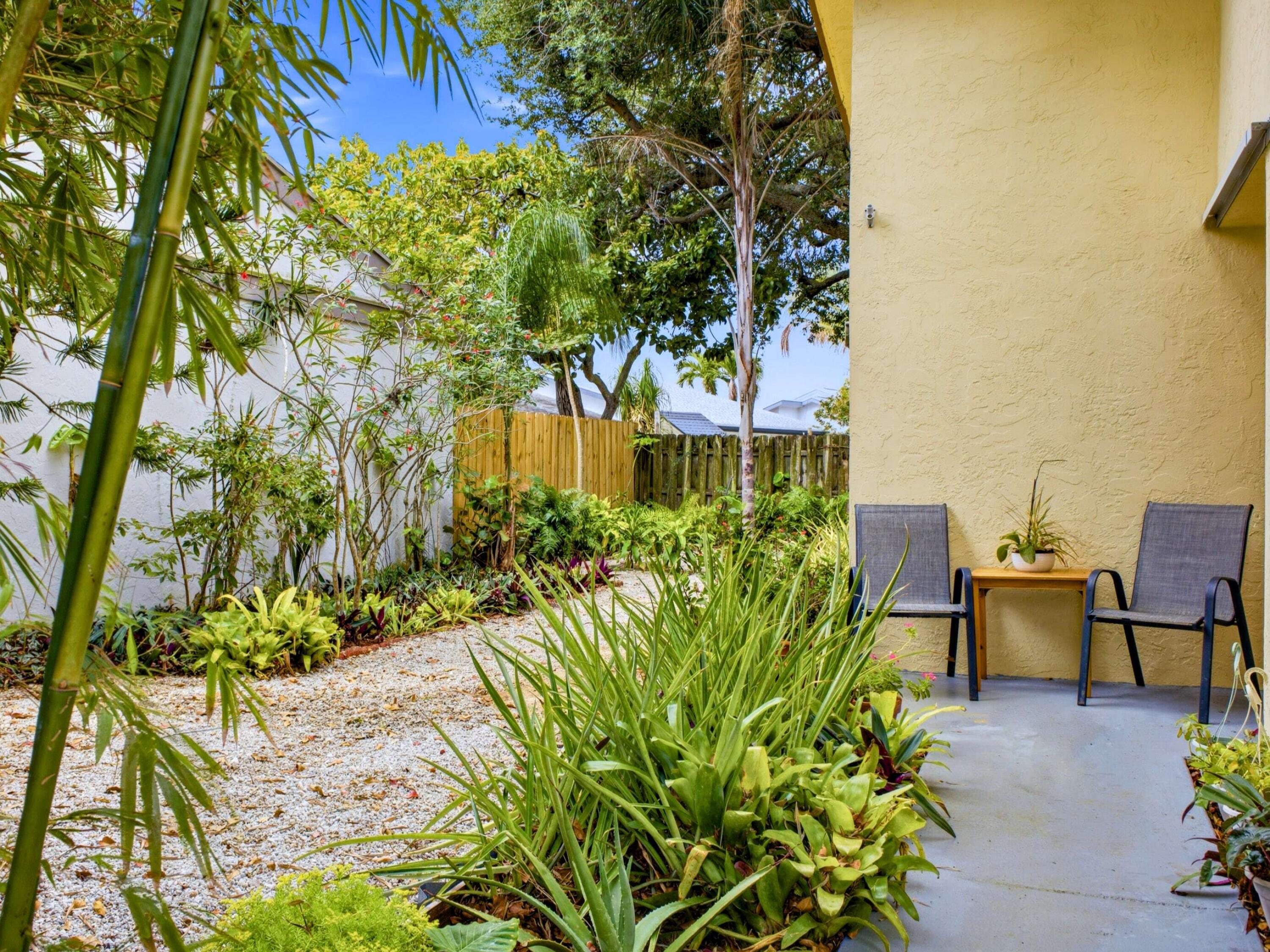 56 Baytree Circle Boynton Beach, FL 33436 - Photo 3 of 41 Entryway