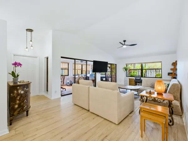 $445,000 | 56 Baytree Circle, Boynton Beach, FL 33436