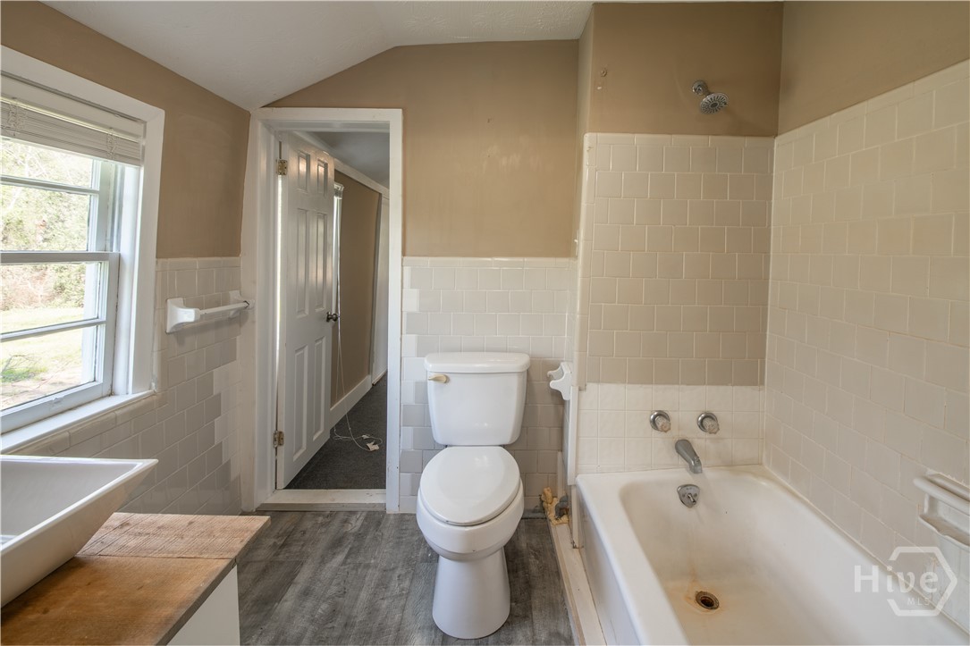 1080 Belmont Road Athens, GA 30605 - Photo 16 of 27 Full Bathroom