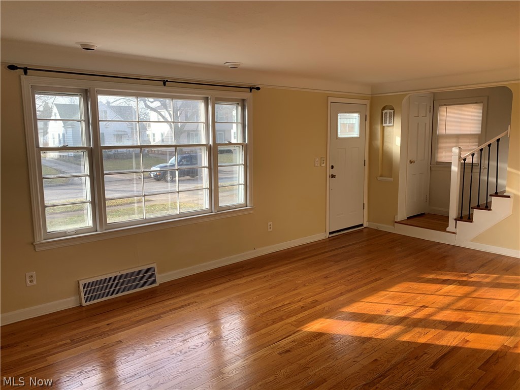 4153 Bayard Road Cleveland, OH 44121 - Photo 3 of 21