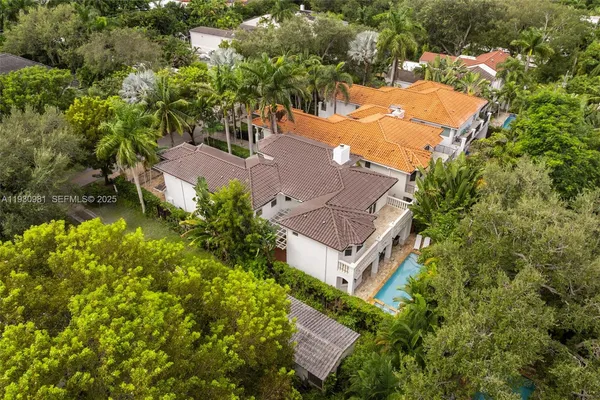 $3,500,000 | 4065 Battersea Road, Coconut Grove, FL 33133