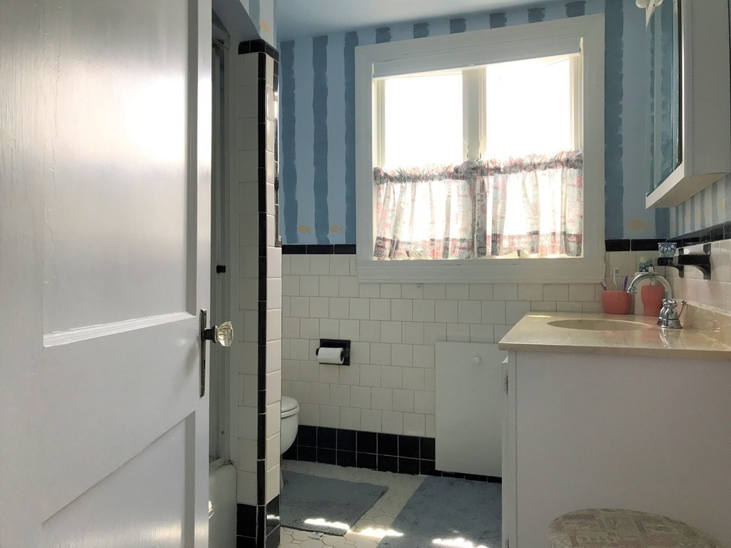 11 Sylvan Road Beverly, MA 01915 - Photo 9 of 28 Gallery Image 9