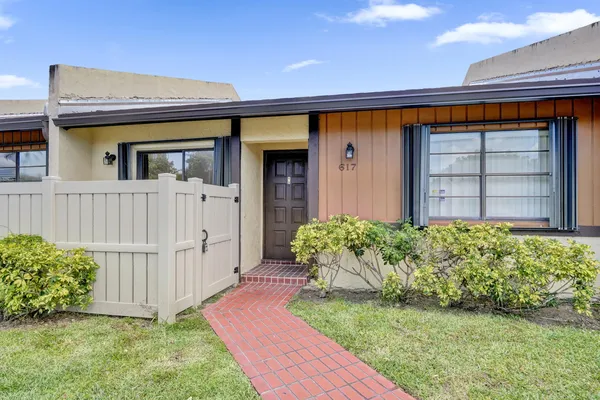 $275,000 | 617 Banks Road, Unit 617, Margate, FL 33063