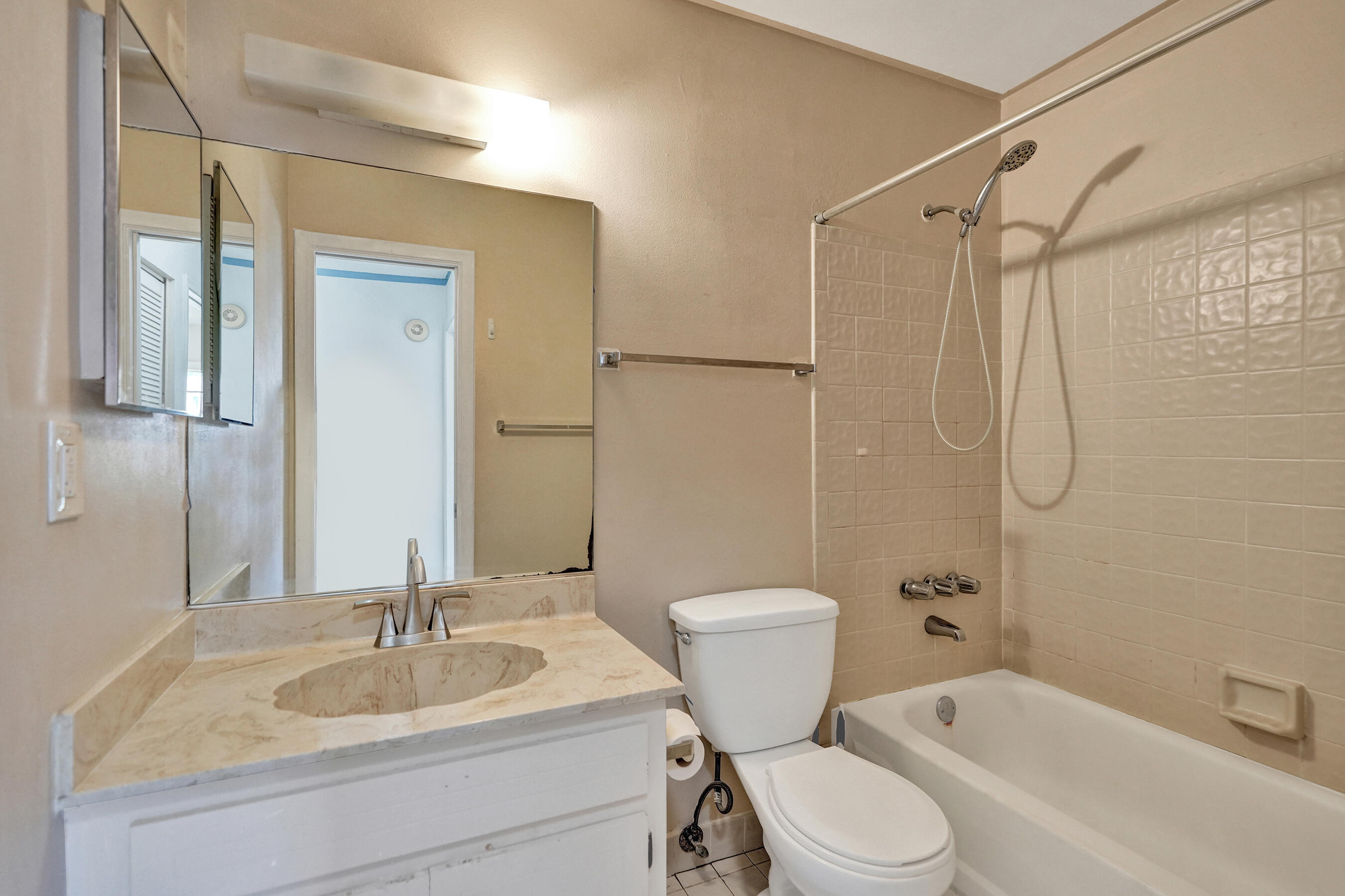 617 Banks Road, Unit 617 Margate, FL 33063 - Photo 18 of 51 DSC02722