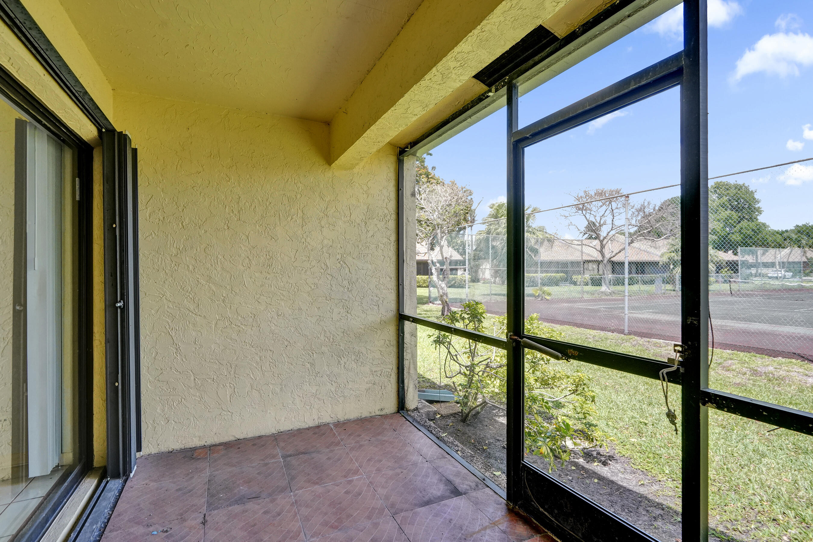 617 Banks Road, Unit 617 Margate, FL 33063 - Photo 35 of 51 DSC02776