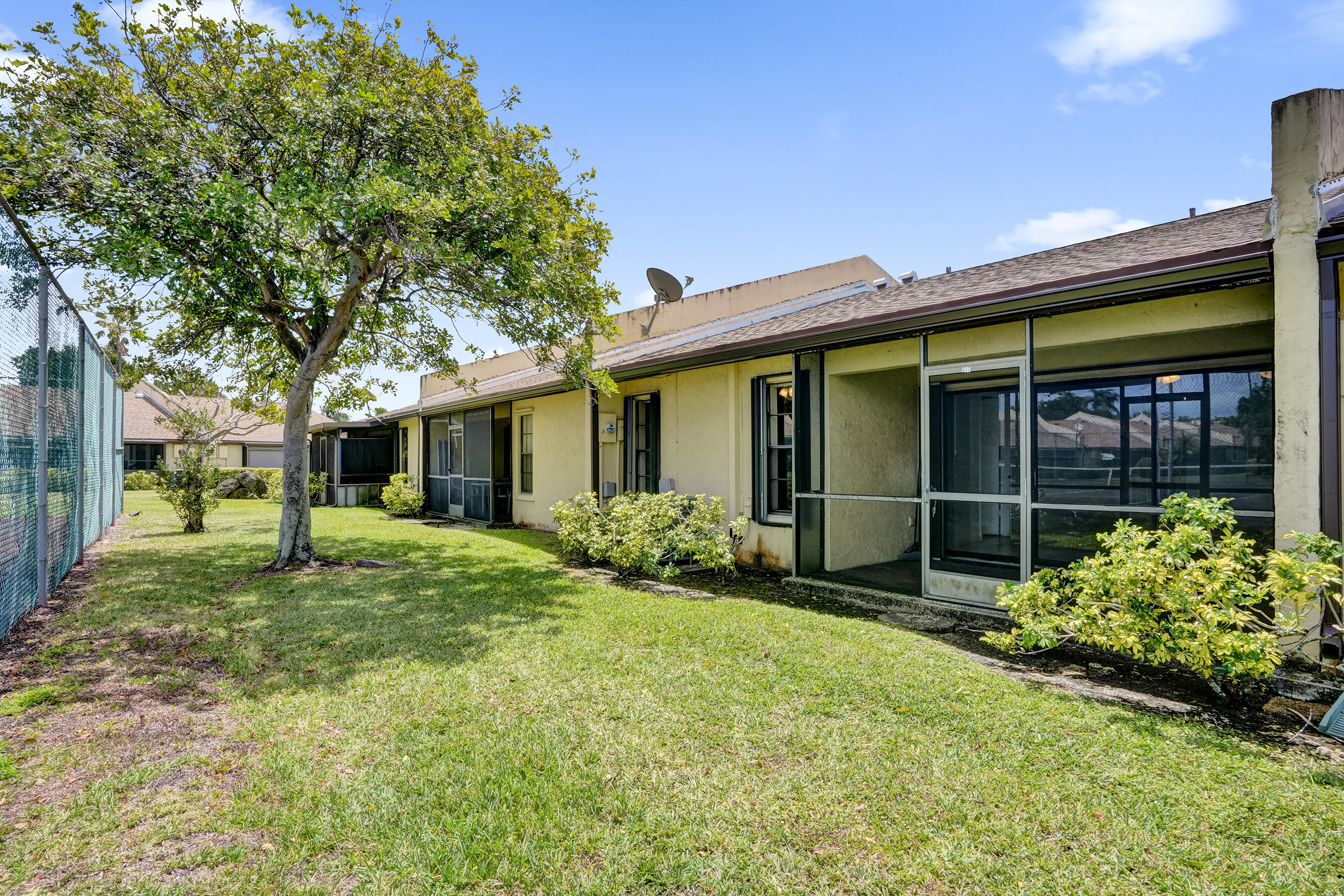 617 Banks Road, Unit 617 Margate, FL 33063 - Photo 39 of 51 DSC02788