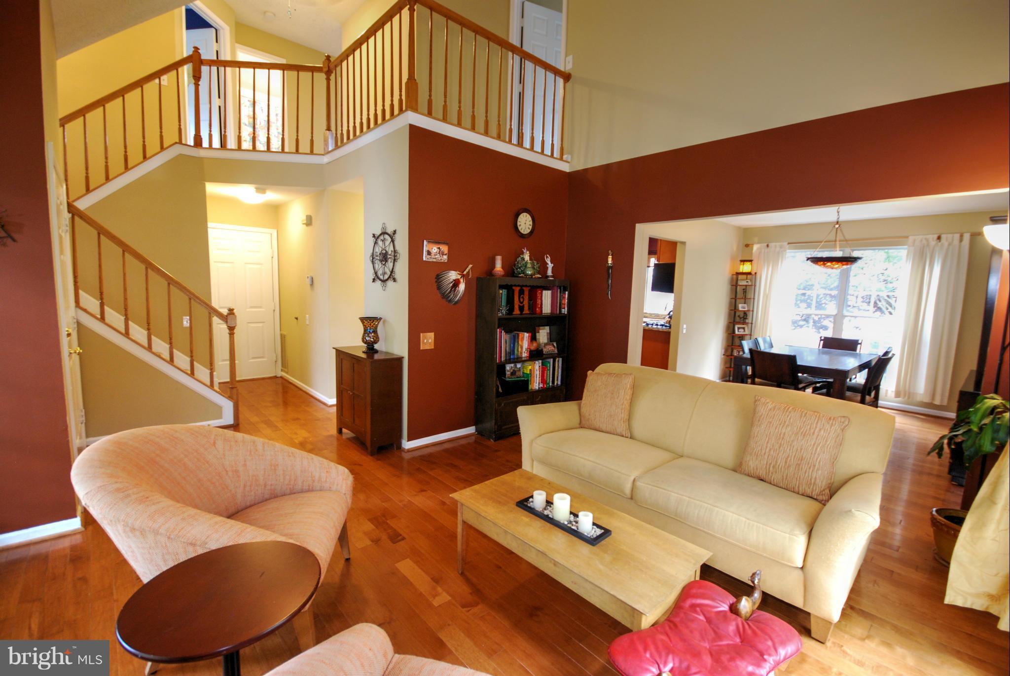405 Deer Path Avenue Southwest Leesburg, VA 20175 - Photo 2 of 17 Living Room