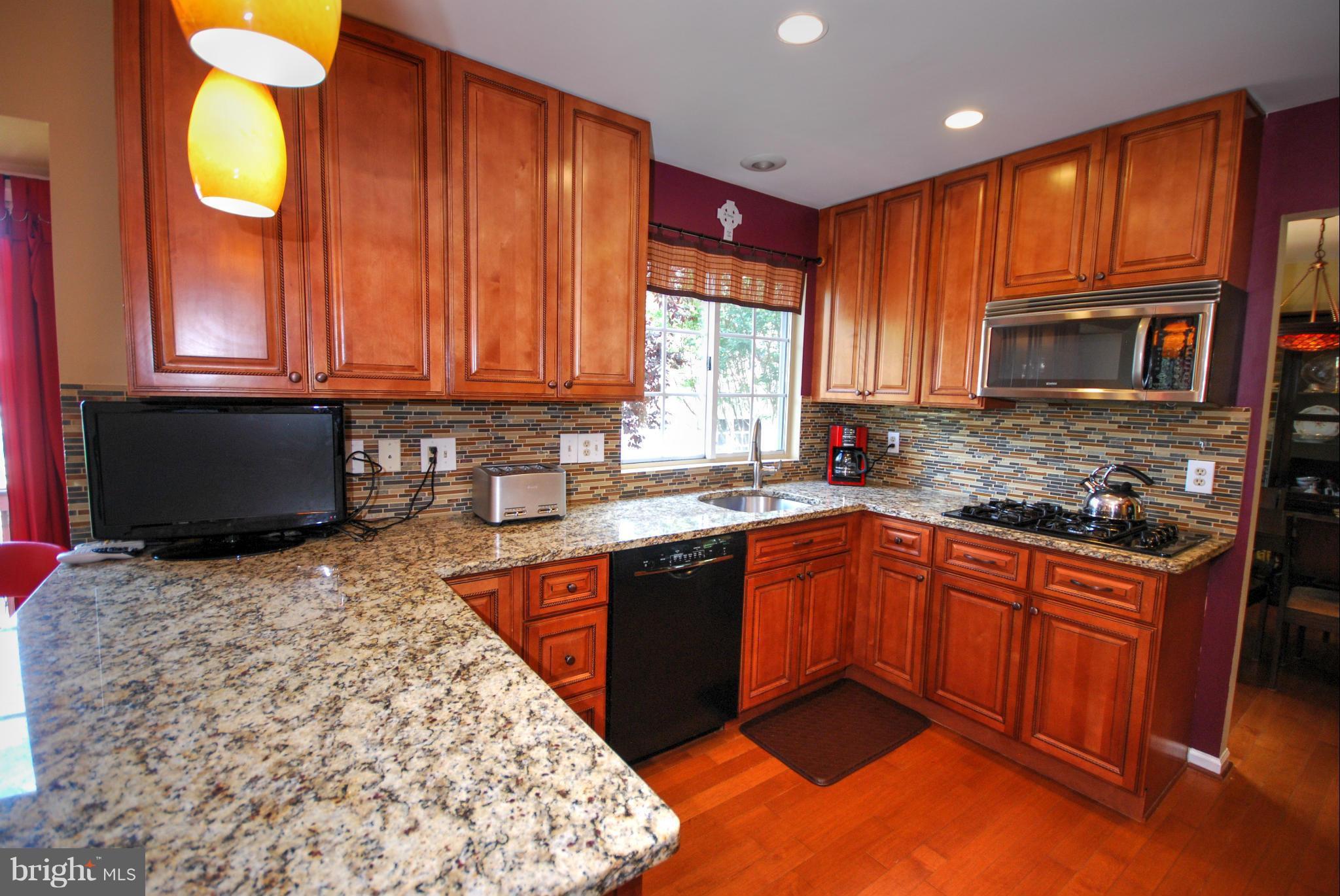 405 Deer Path Avenue Southwest Leesburg, VA 20175 - Photo 7 of 17 Kitchen