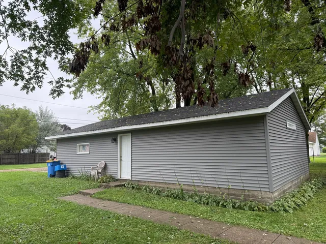 $174,900 | 114 2nd Street Southeast, Blooming Prairie, MN 55917
