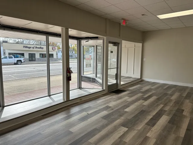 $329,000 | 423 West Broadway Street, Bradley, IL 60915