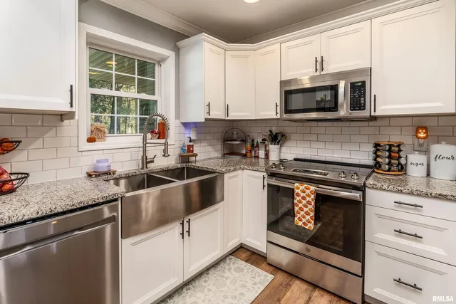 $319,000 | 412 Noah Lane, Carterville, IL 62918