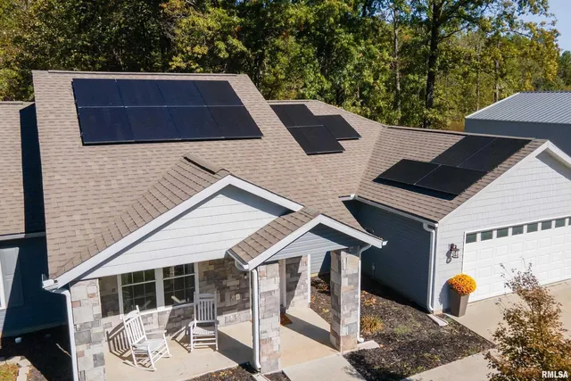 $319,000 | 412 Noah Lane, Carterville, IL 62918