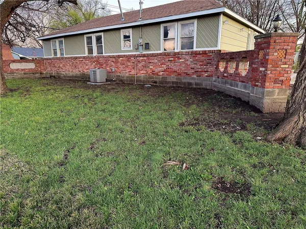 $135,000 | 634 North Oak Street, Iola, KS 66749
